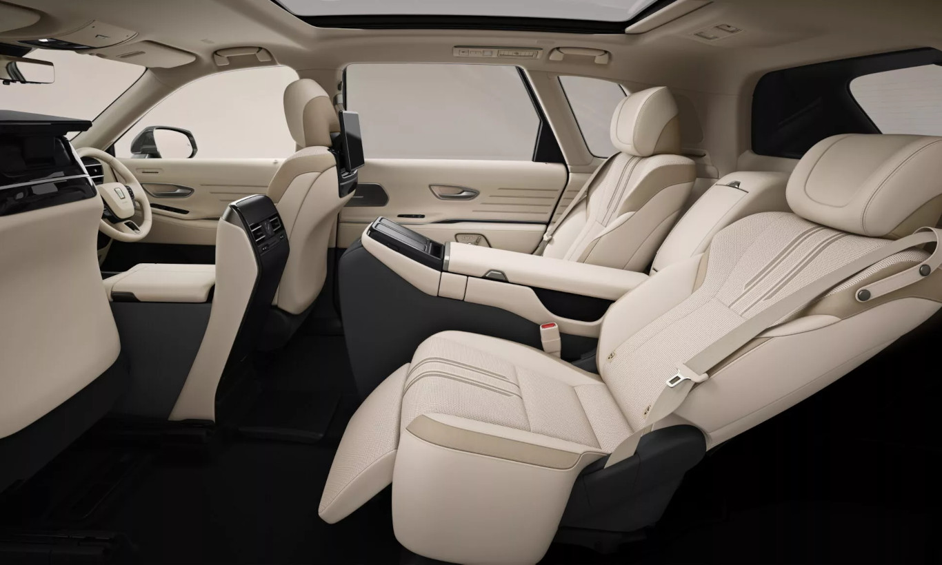 Toyota-Century-SUV-71-2048x1152 - Automais