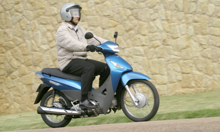 Honda Biz 2006 [divulgação]