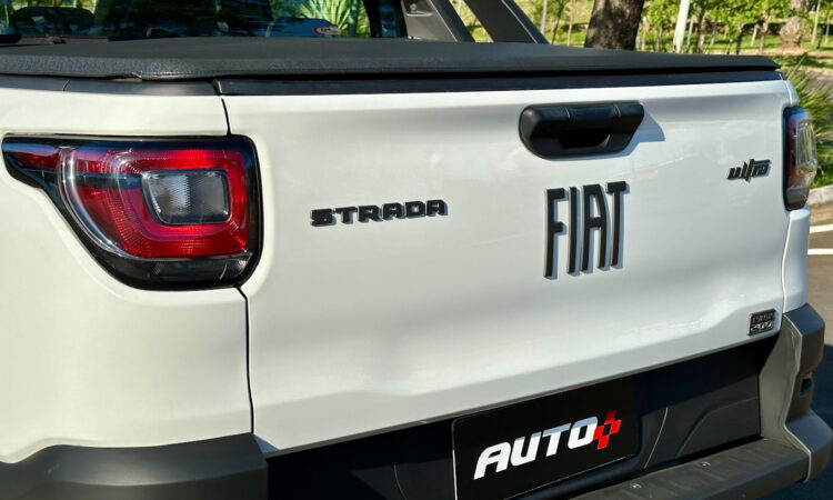 Fiat Strada Ultra turbo [Auto+ / João Brigato