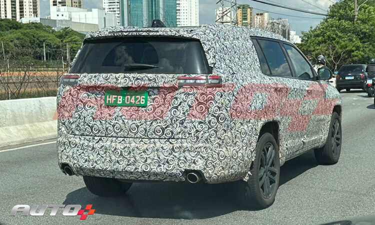 Flagra Jeep Commander 2.0 [Auto+/João Brigato]