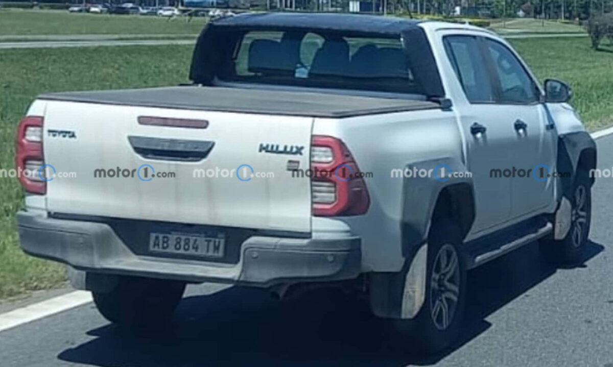 Flagra de testes da Toyota [reprodução/Motor1]