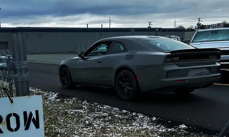 dodge charger 3._edited Automais