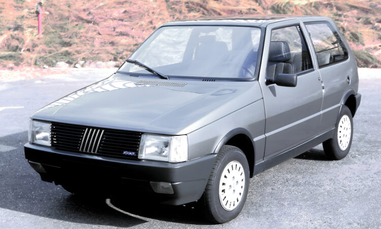 Fiat Uno 1984 [divulgação]
