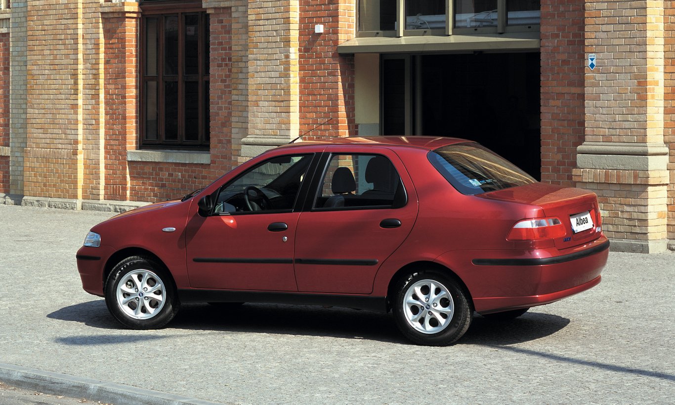 Fiat Albea e Perla: os irmãos bizarros do Palio