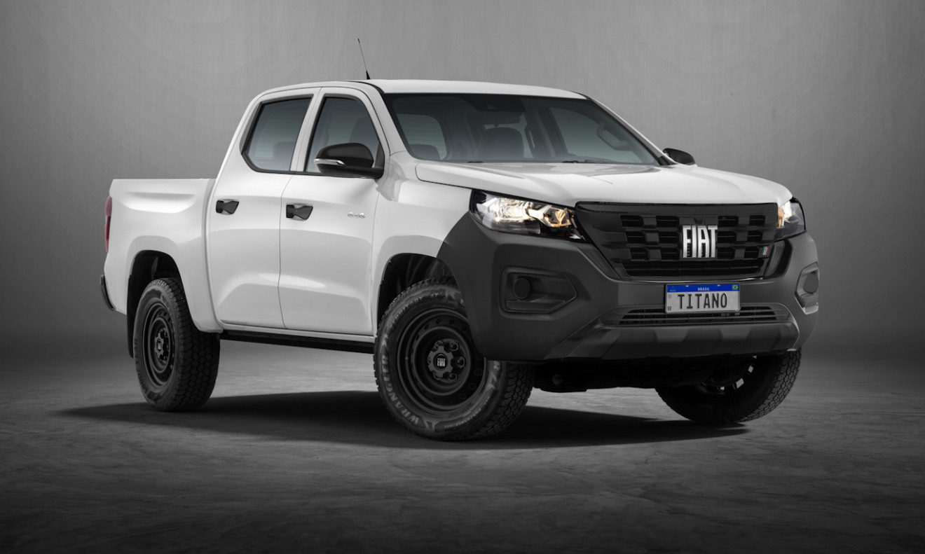 Caminhonete média Fiat Titano Endurance branca para de frente