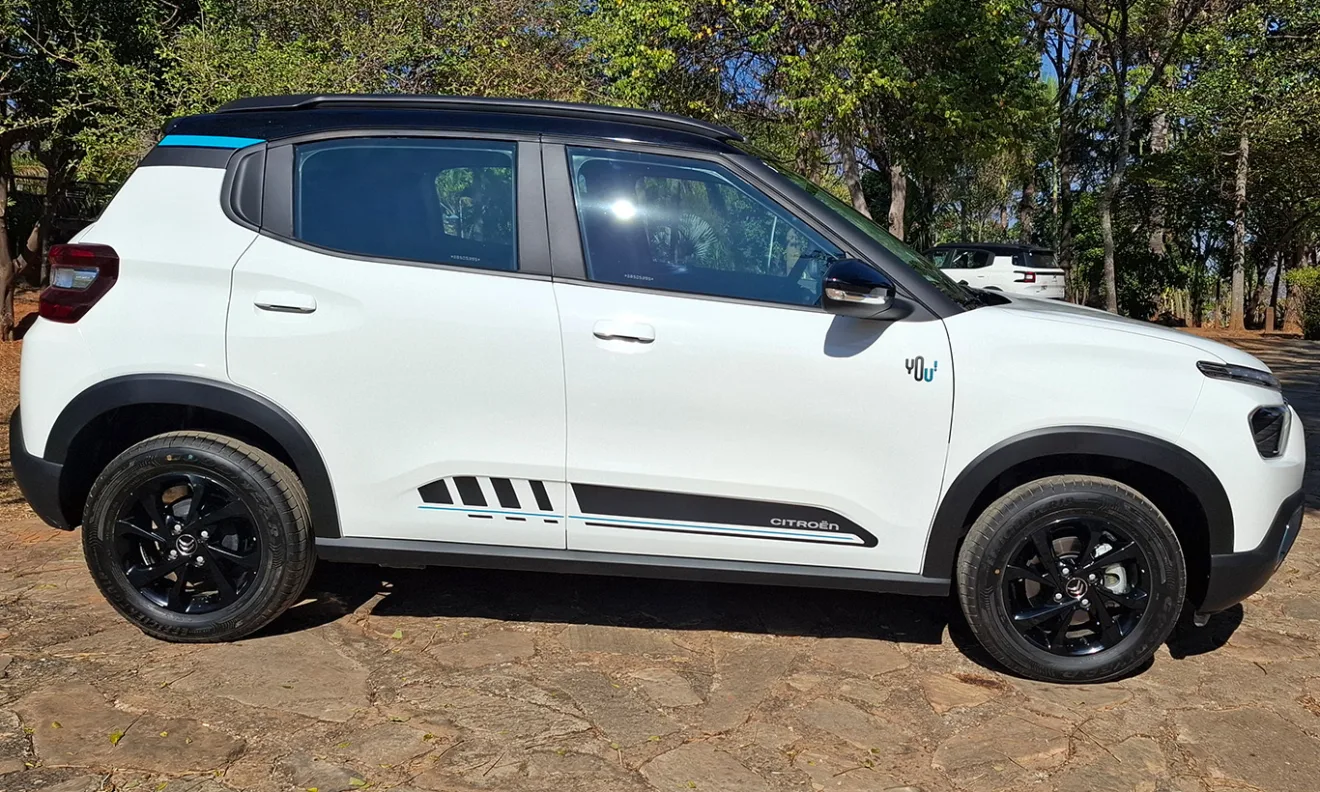 Citroën C3 You branco parado de lateral