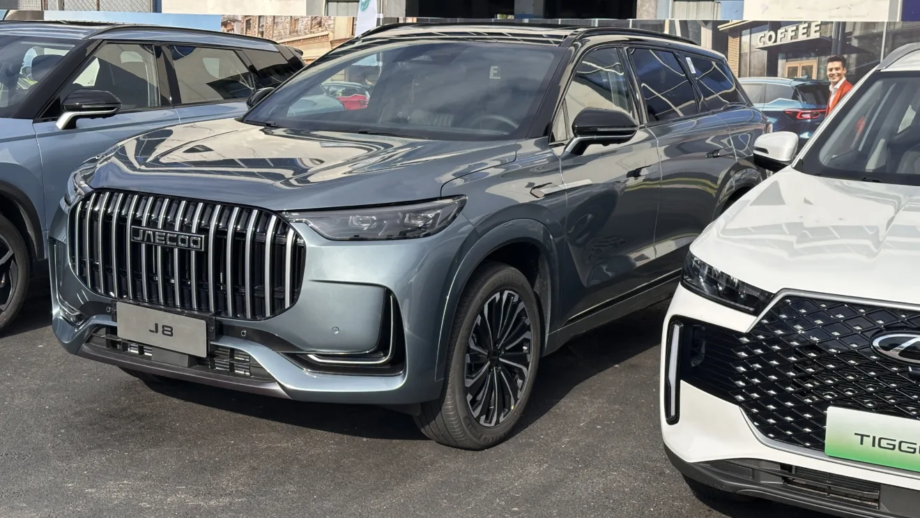 SUV chinês Jaecoo 8 é um dos lançamentos do fabricante para o nosso mercado