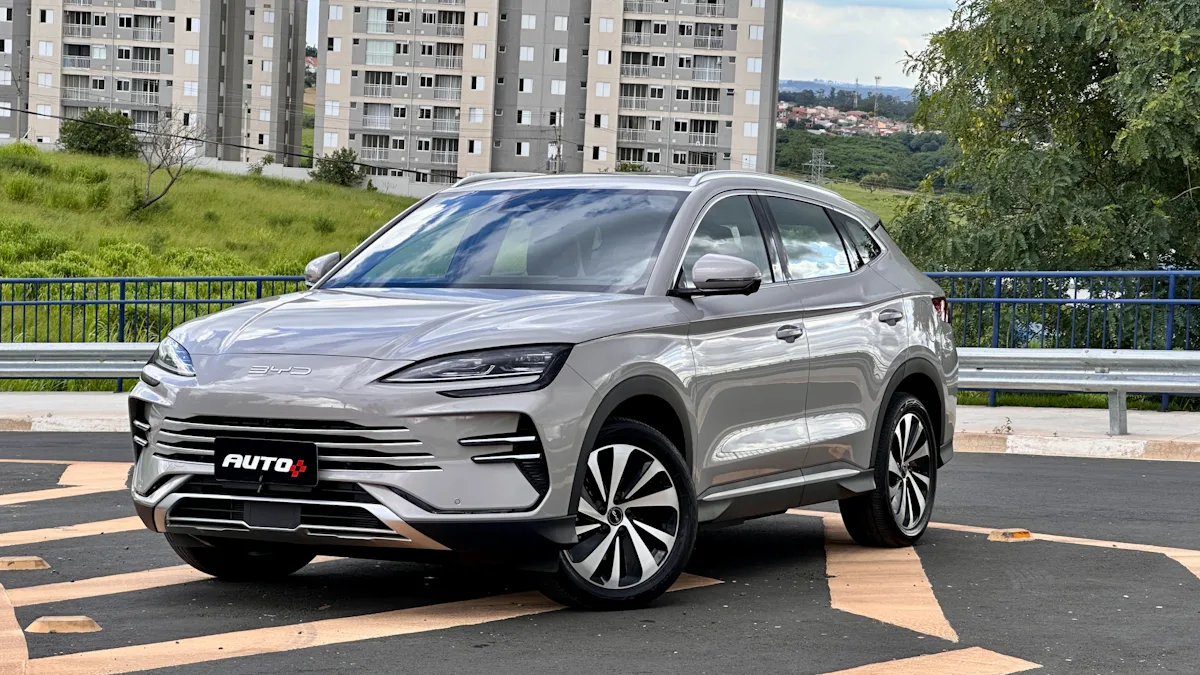 BYD Song Plus 2026 bege de frente