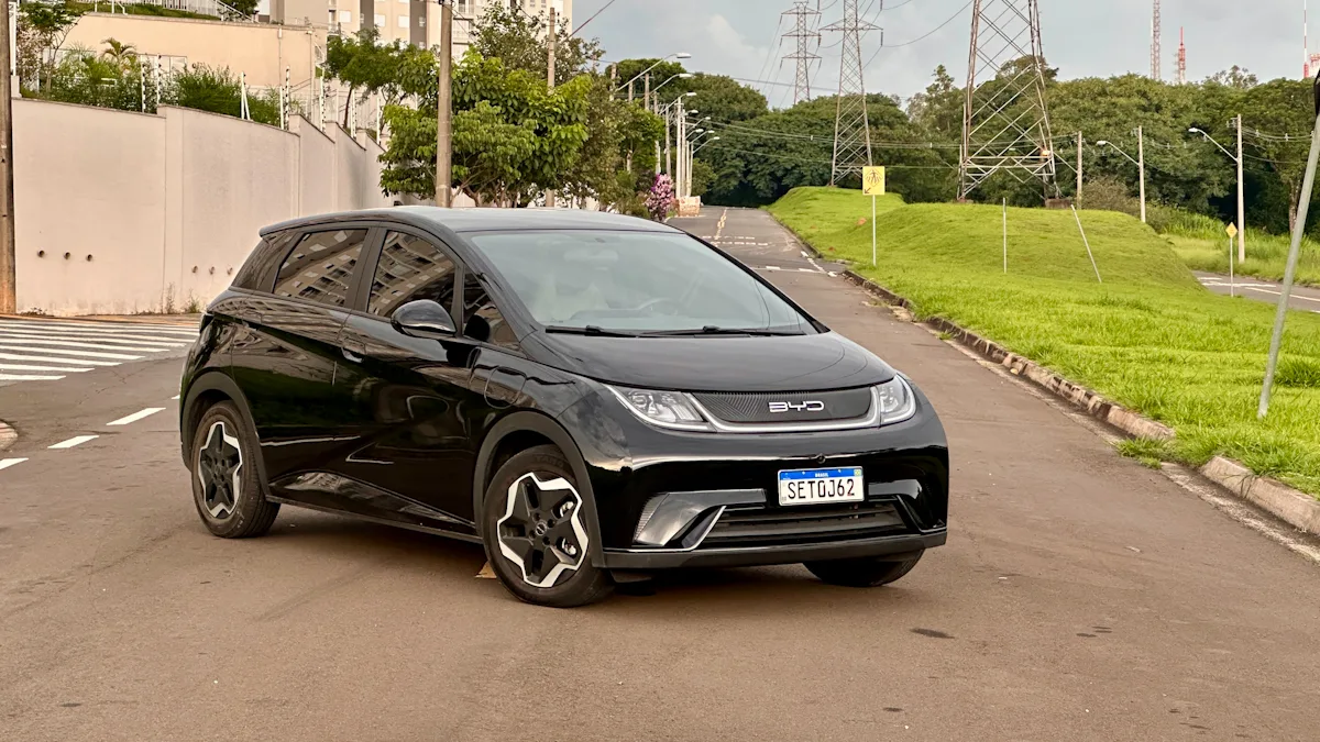 Confira carros híbridos e elétricos que menos desvalorizam