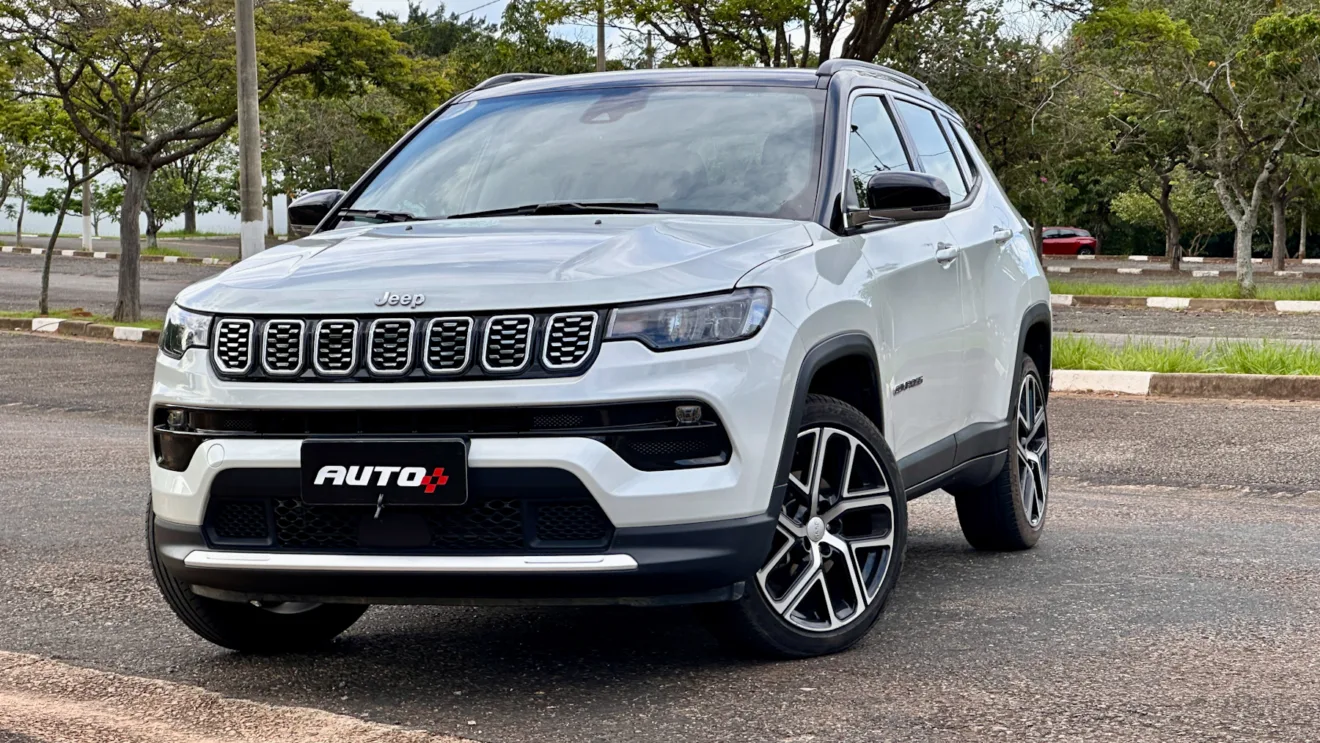 Jeep Compass Limited flex branco de frente