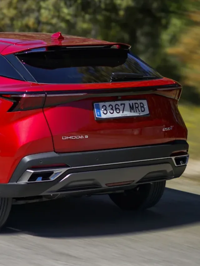 Omoda 5 2026 vermelho de traseira