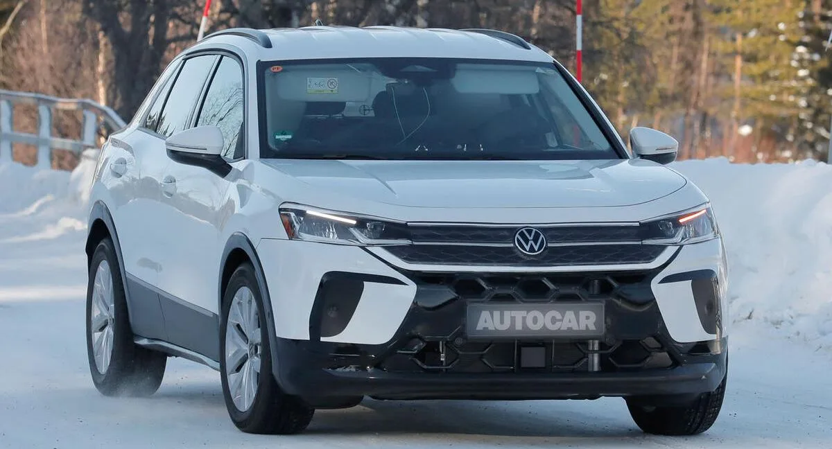 Volkswagen T-Roc branco de frente
