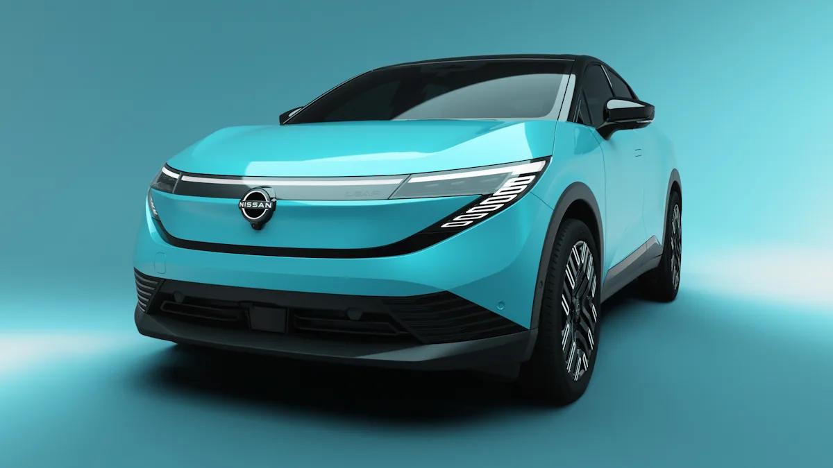 Novo Nissan Leaf azul em fundo azul