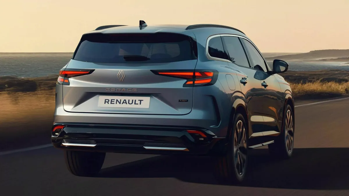 Novo Renault Espace - Imagem mostra traseira do SUV