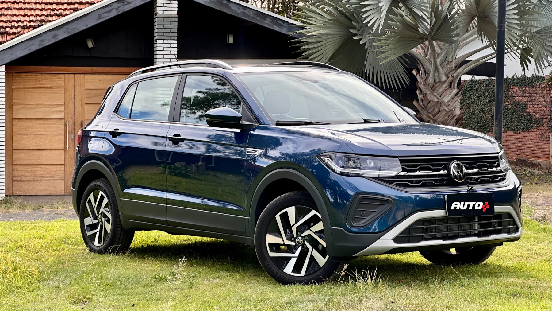 5 carros compactos que escondem espaço interno de SUV