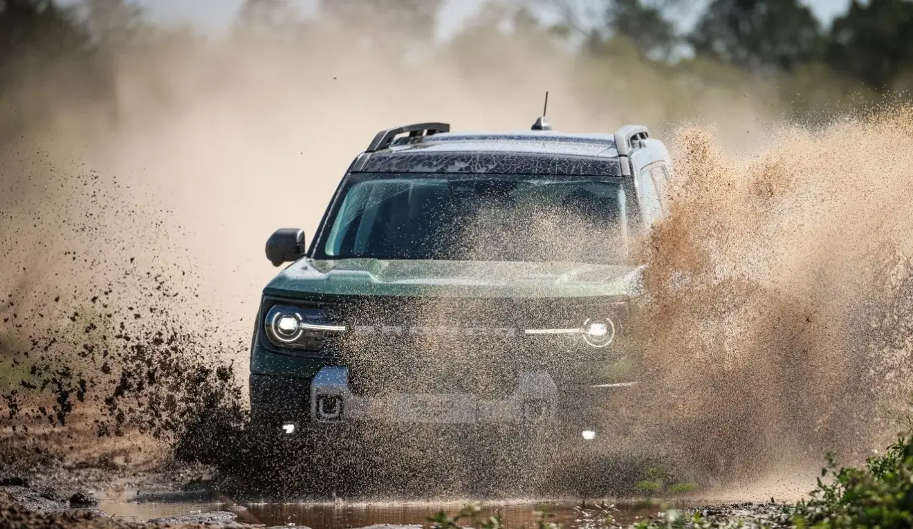 Imagem mostra novo Ford Bronco 2025 de frente