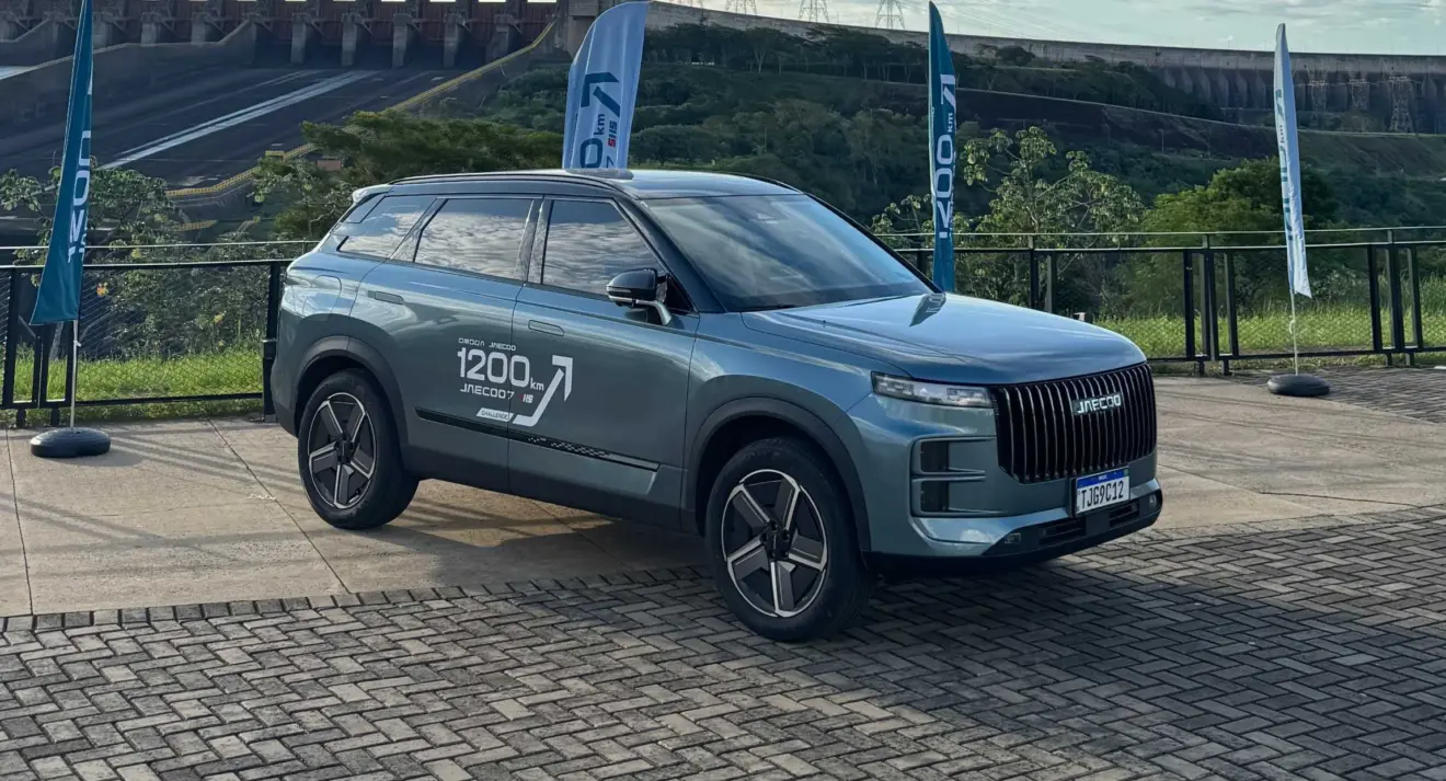 Jaecoo 7 parado de frente