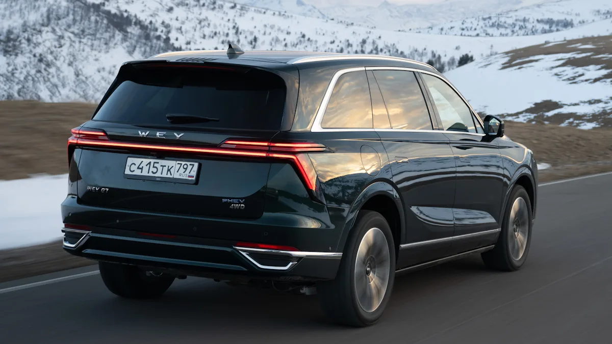 GWM Wey 07 verde de traseira