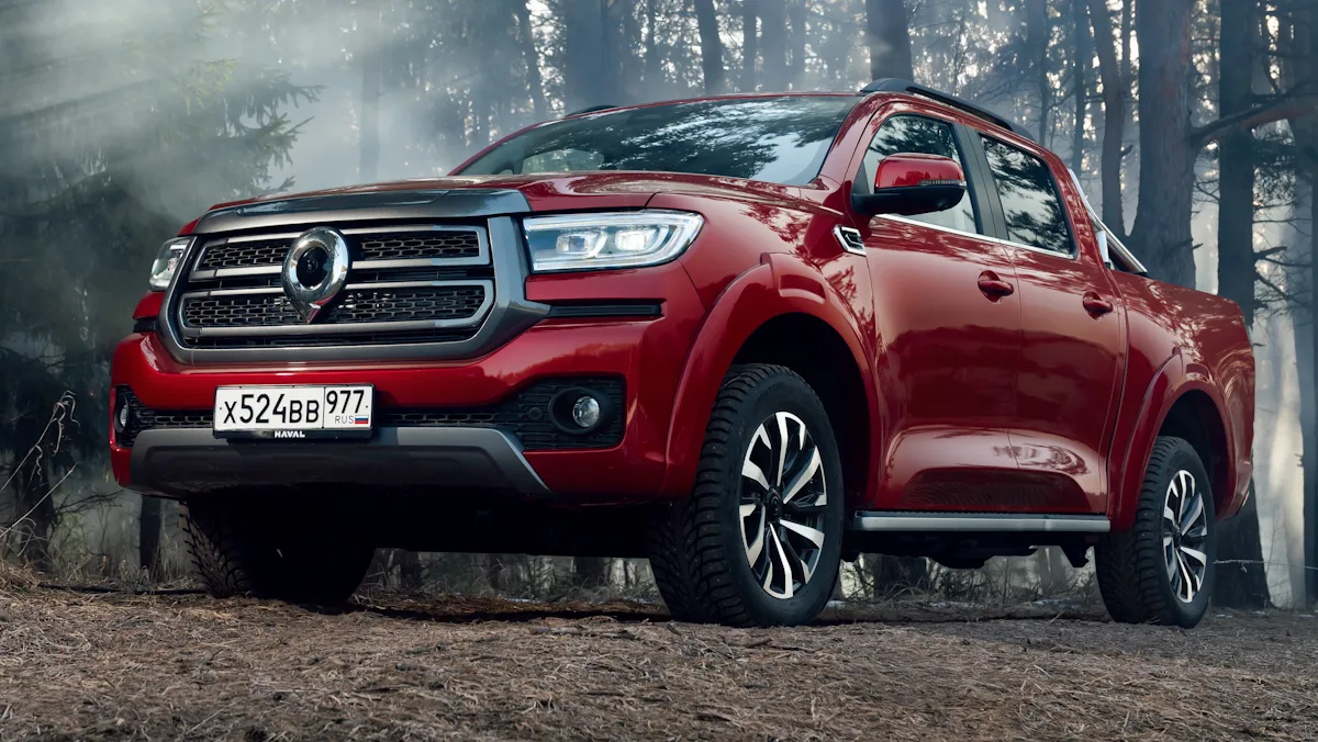 GWM Poer diesel vermelha de frente