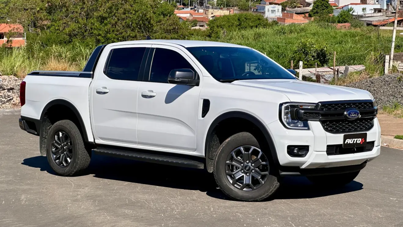 Ford Ranger Black branca de lado