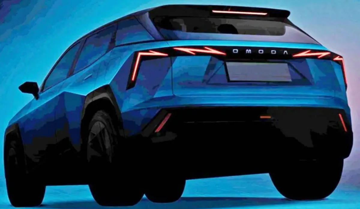 Omoda 3 azul de traseira
