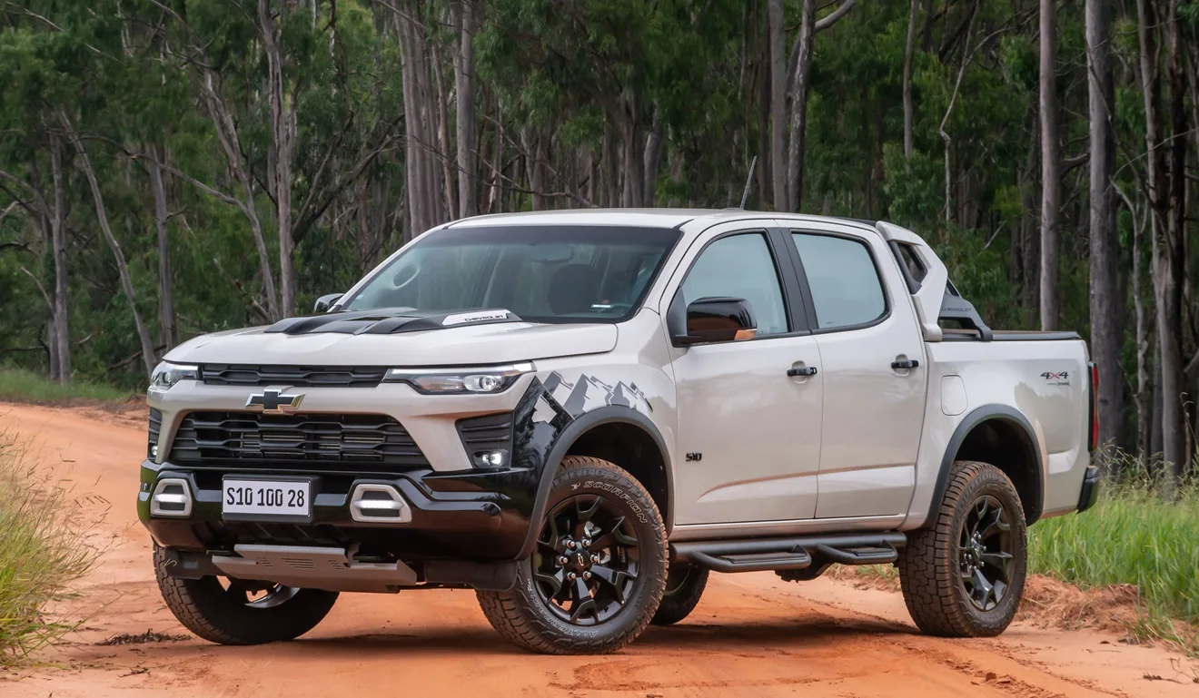 Imagem mostra Chevrolet S10 edição 100 anos 