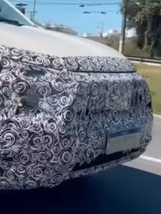 Fiat Toro 2027 flagrada com a dianteira camuflada