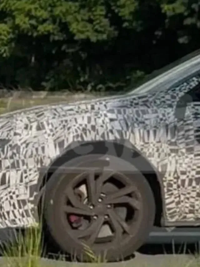 Novo-Volkswagen-Jetta-GLI-Frente-Placa-Verde