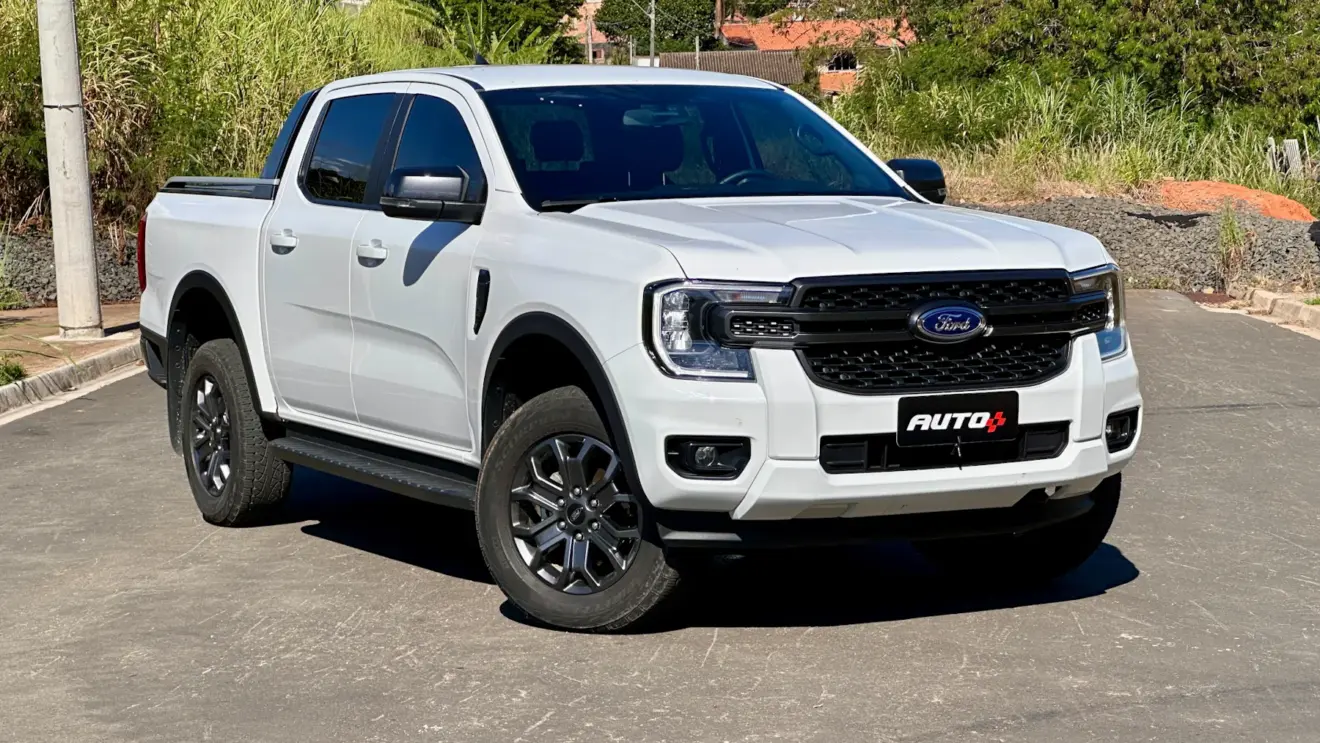 Ford Ranger Black branca de frente