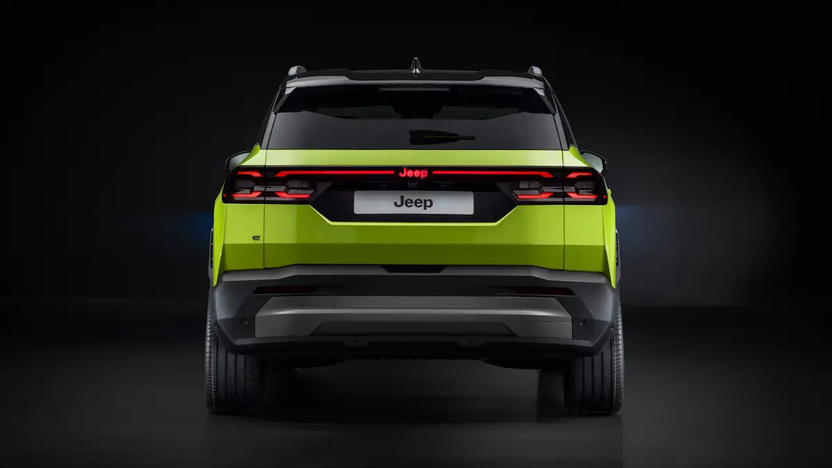 Jeep Compass 2026 Europeu verde de traseira