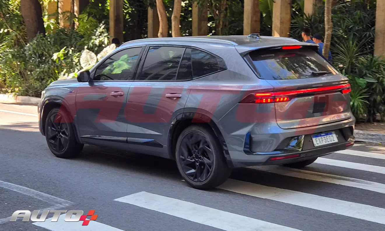 Renault Grand Koleos Esprit Alpine PHEV cinza flagrado