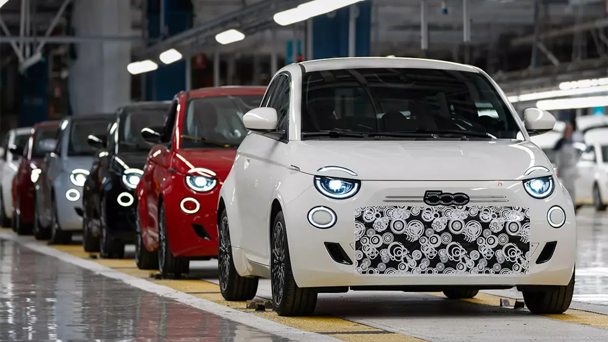 Fiat 500 Firefly camuflado