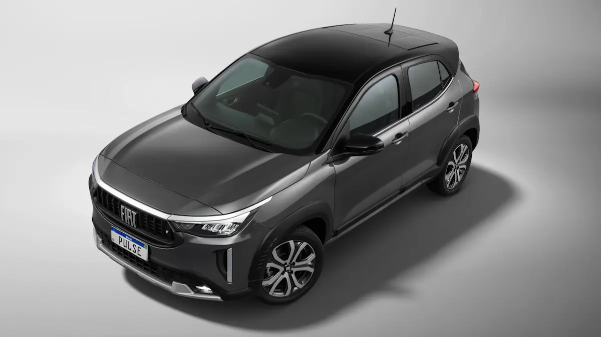 Fiat Pulse Impetus com teto solar 2026 cinza