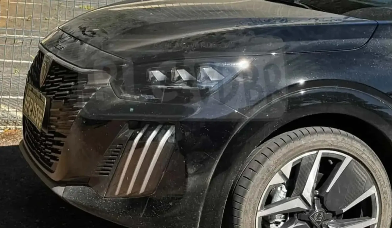 Imagem mostra frente do Peugeot 208 Hybrid