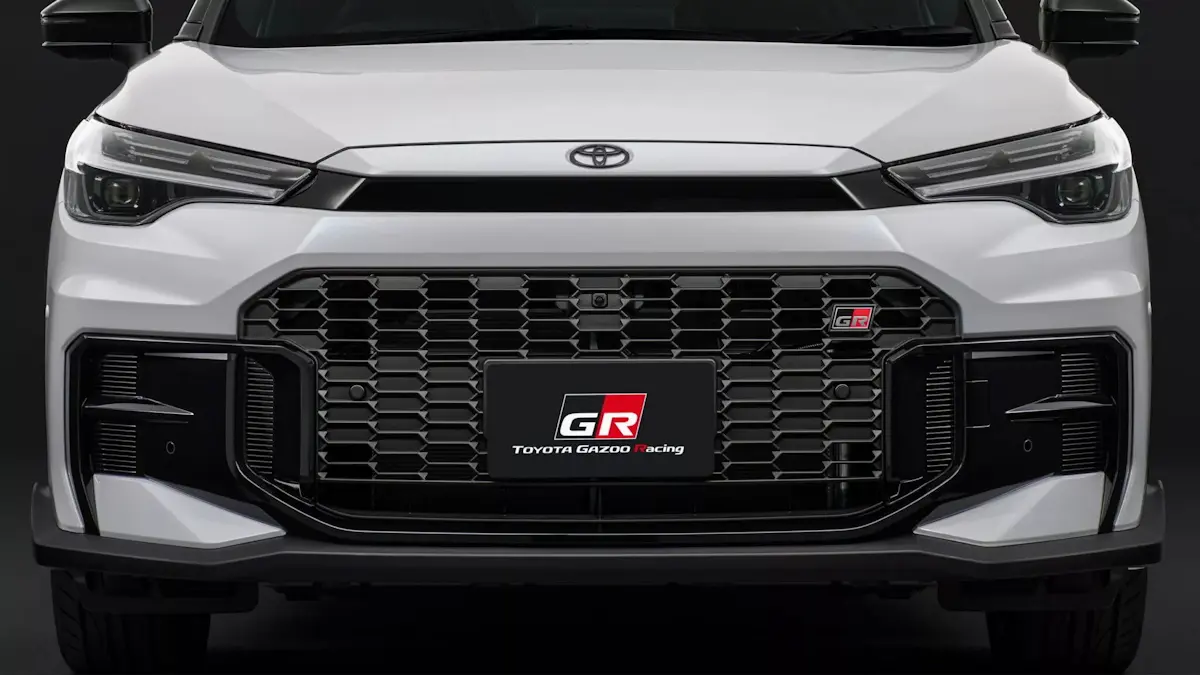 frente do Toyota Corolla Cross GR-Sport