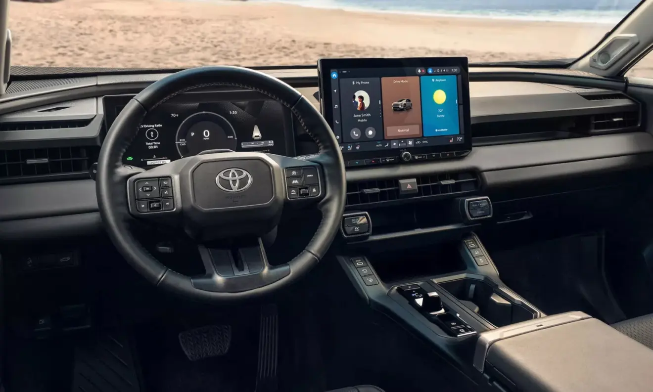 Interior do Toyota RAV4 Limited 2026 com telas ligadas. SUV integra a chave ao smartphone