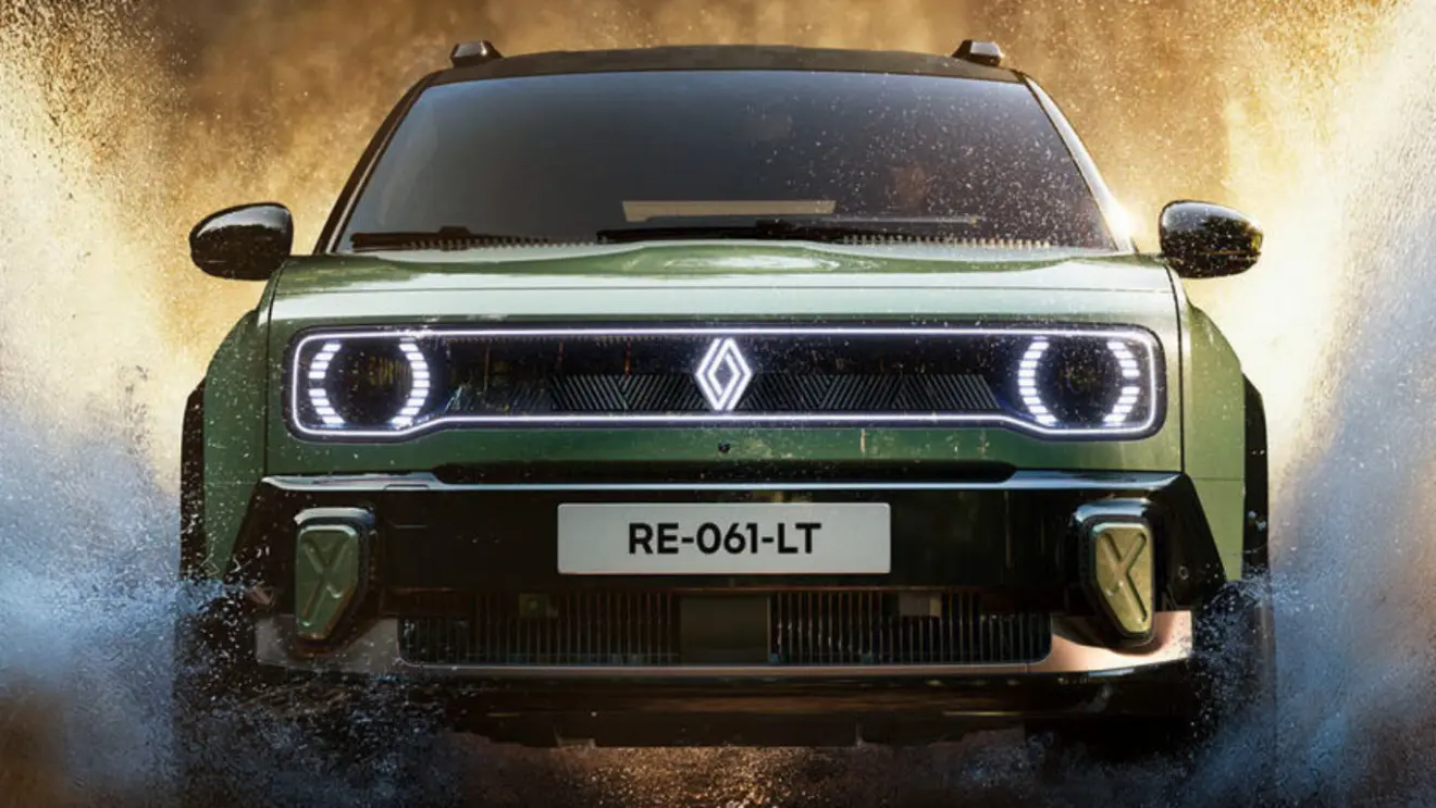 Dianteira do Renault 4 Savane 4x4 verde com detalhes pretos e faróis acesos