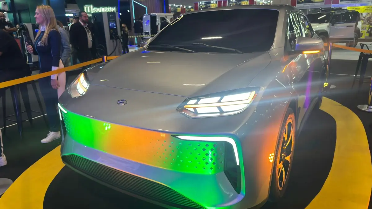 Protótipo do Lecar 459 na Eletrocar Show na cor cinza