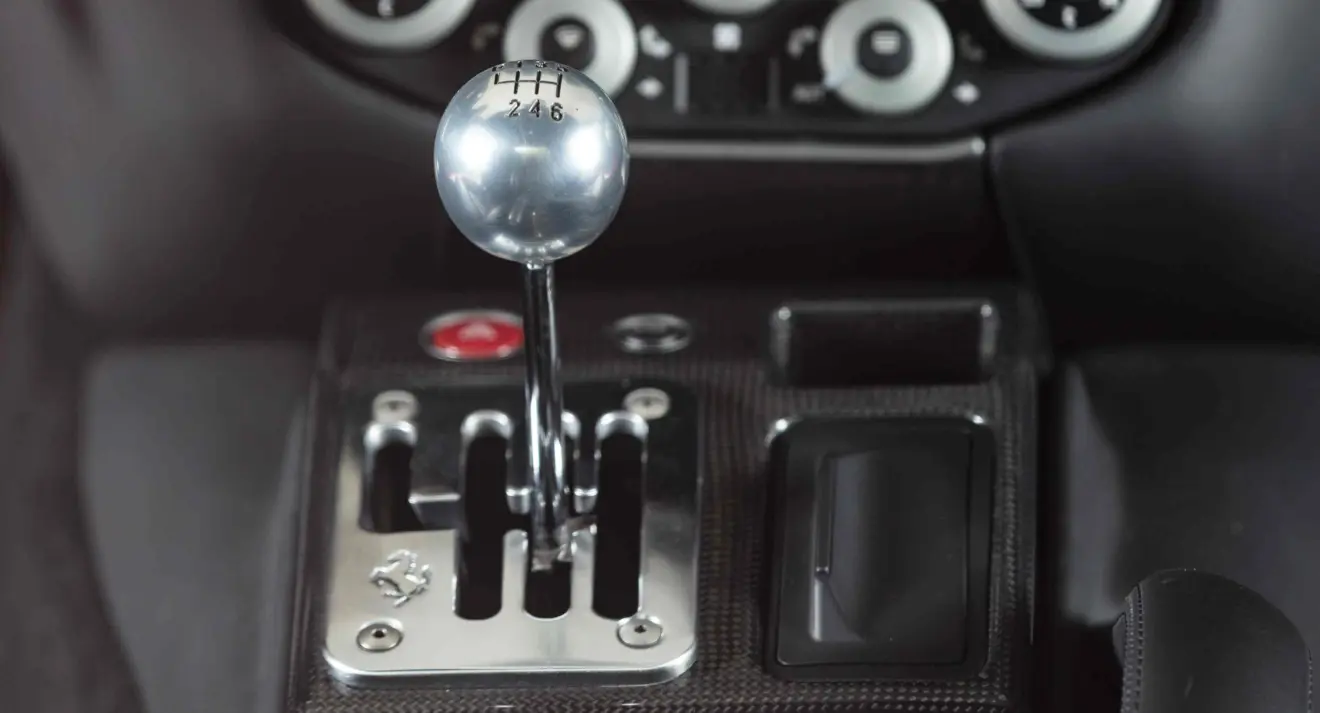 Alavanca do câmbio manual da Ferrari 599 GTB Fiorano