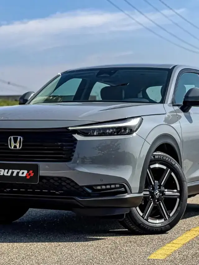 Honda HR-V cinza de frente é um carro que decepcionou alguns consumidores com um interior ruim