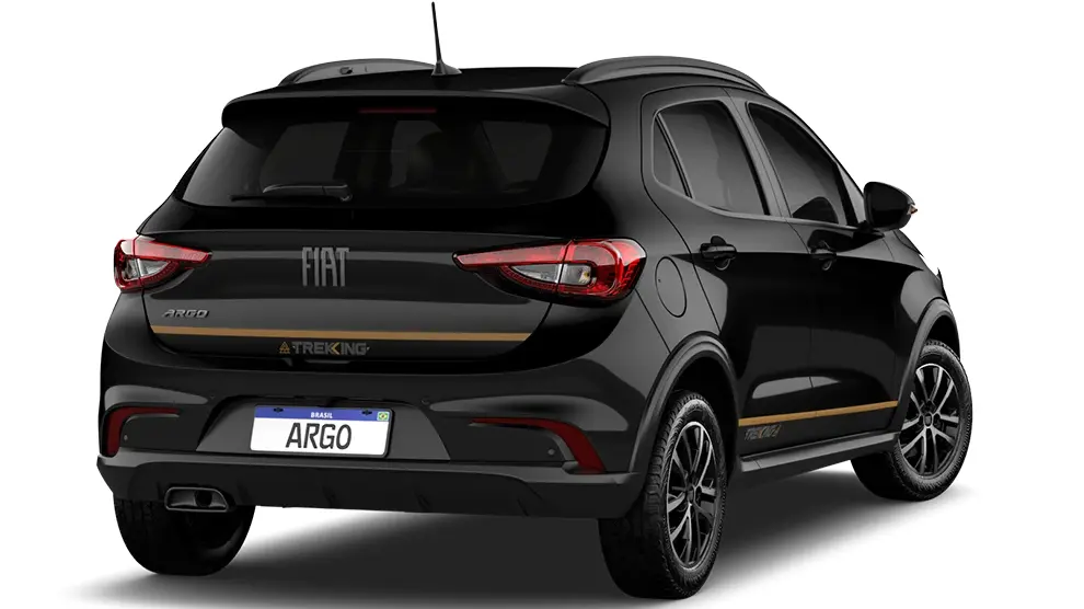 Fiat Argo Trekking manual preto visto de trás