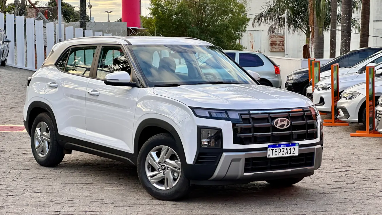 Hyundai Creta Comfort branco de frente