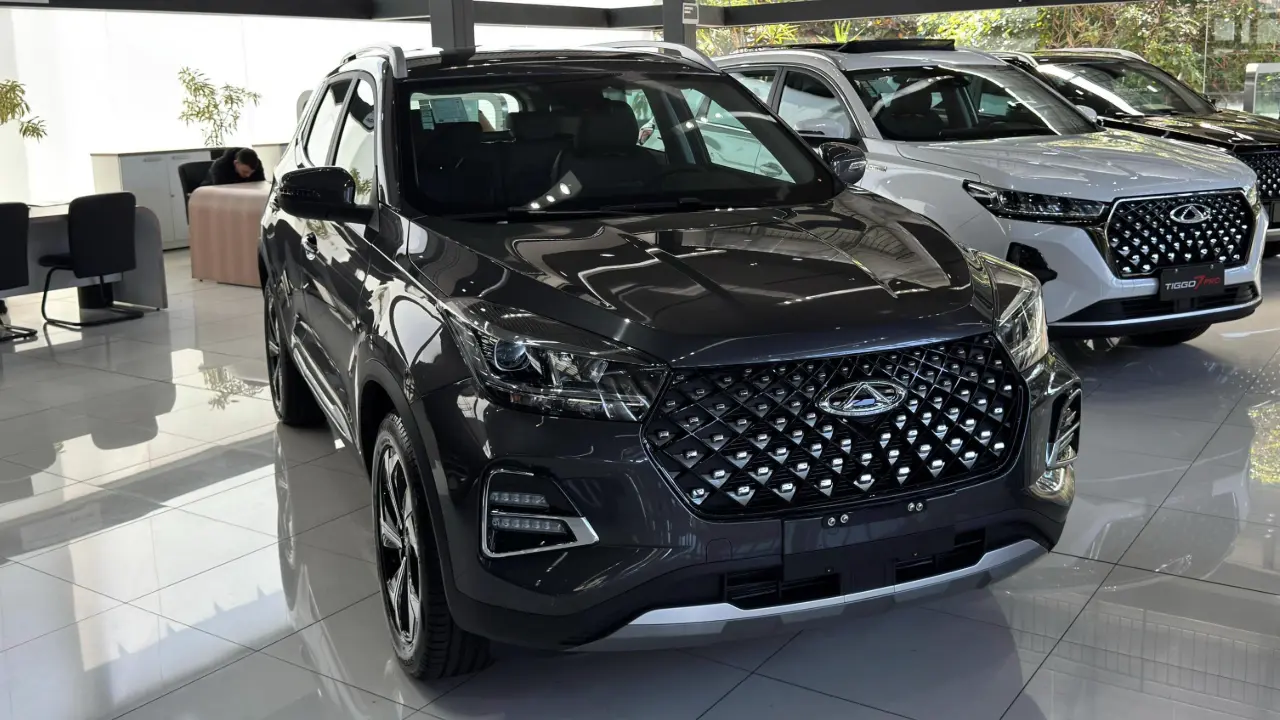 Caoa Chery Tiggo 5x Sport 2026 estático na cor cinza