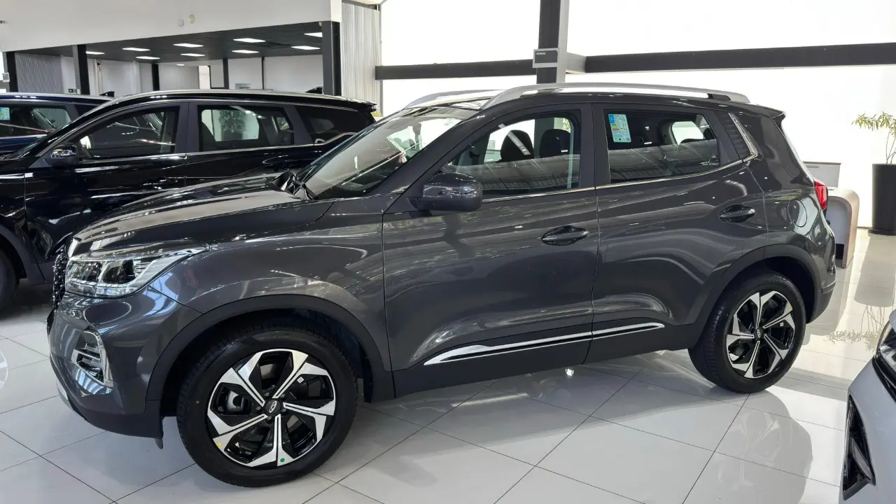 Caoa Chery Tiggo 5x Sport 2026 estático na cor cinza