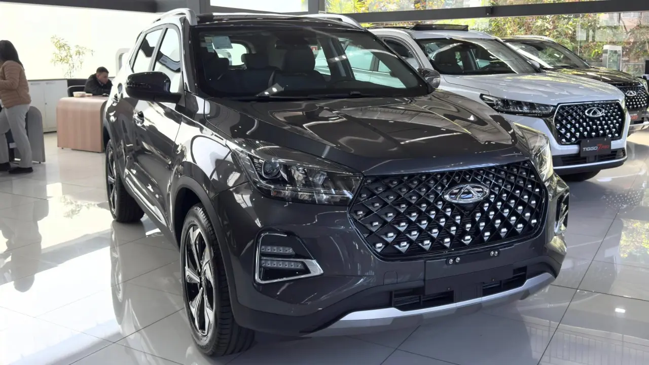 Caoa Chery Tiggo 5x Sport 2026 estático na cor cinza