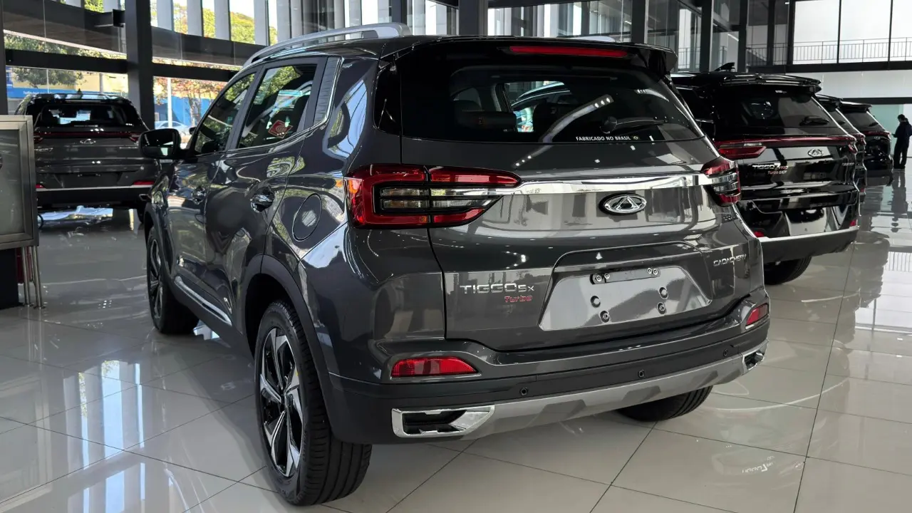 Caoa Chery Tiggo 5x Sport 2026 estático na cor cinza