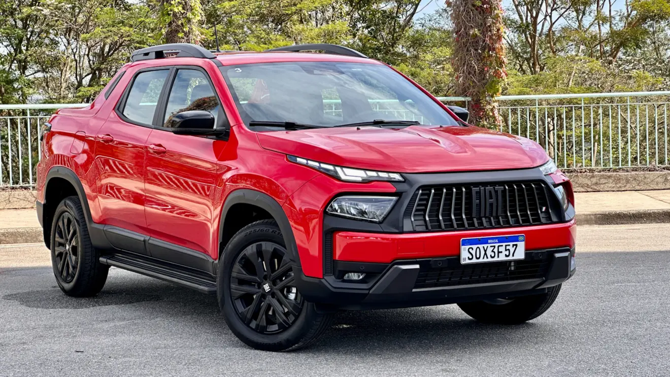 Fiat Toro Ultra 2026 vermelha de frente