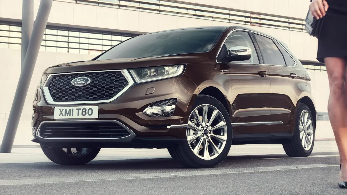 Ford Edge Vignale parado de frente