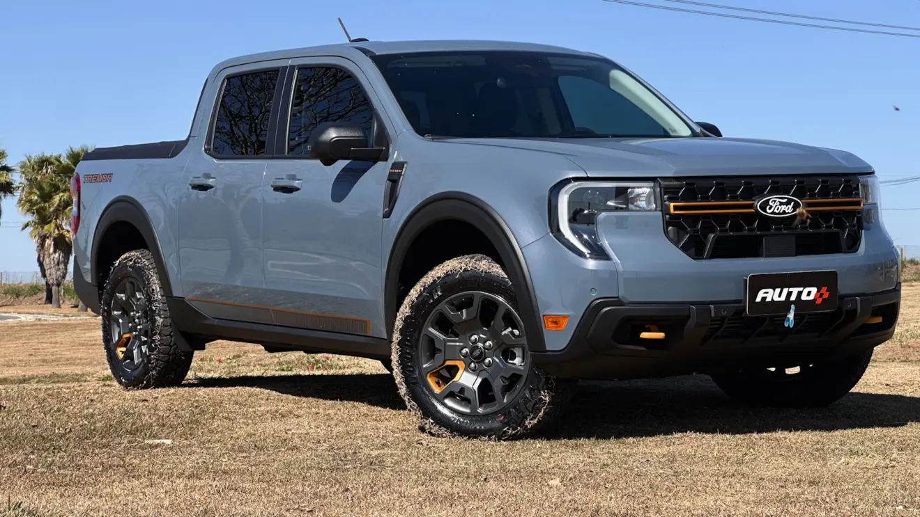 Ford Maverick Tremor azul de frente