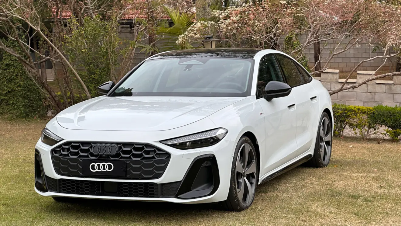 Audi A5 2026 branco de dianteira